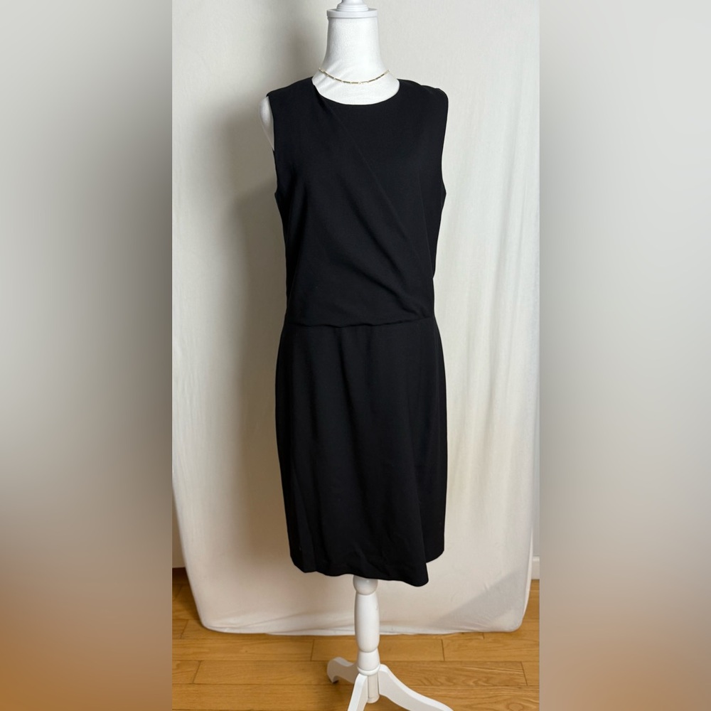 Theory darbia jubilant black wool stretch sleeveless pleated dress. Size 8 - Picture 2 of 7